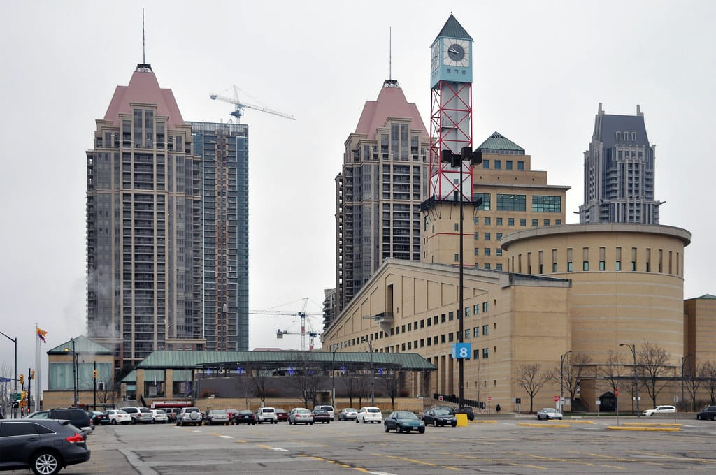 Mississauga: Crombie Leads Parrish; Crime Top Concern